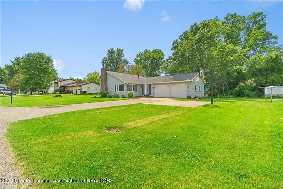 102 Wicklow Road, Eaton Rapids, MI 48827 - #3