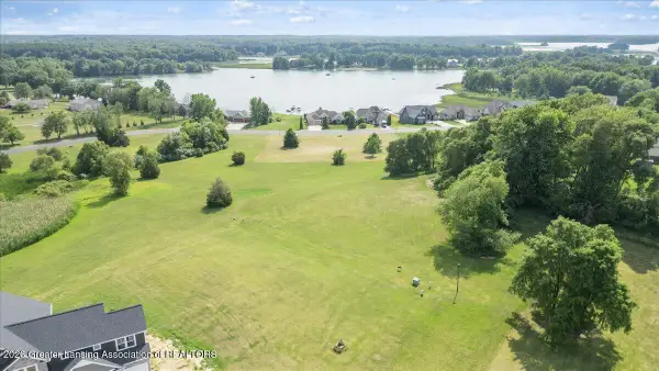 12 Coronado Drive, Jackson, MI 49201