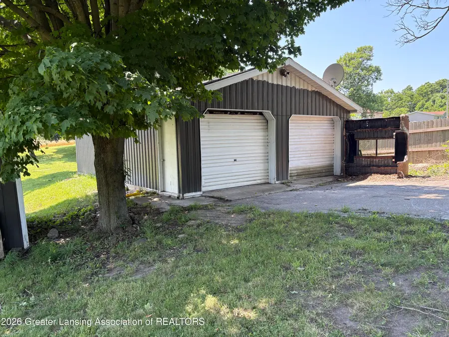 352 E Main Street, Vermontville, MI 49096 - #2