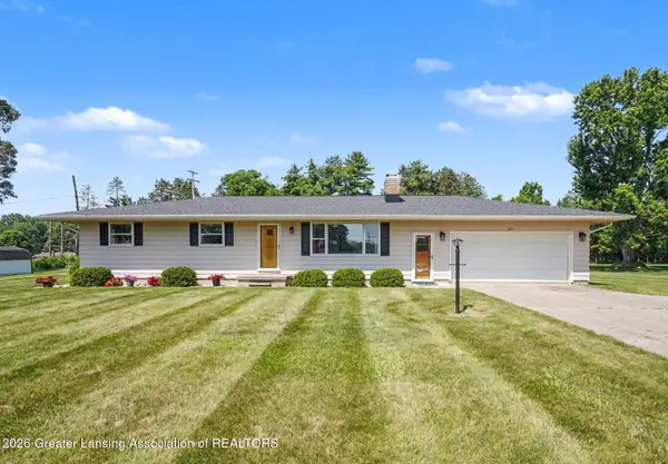 855 N Onondaga Road, Holt, MI 48842