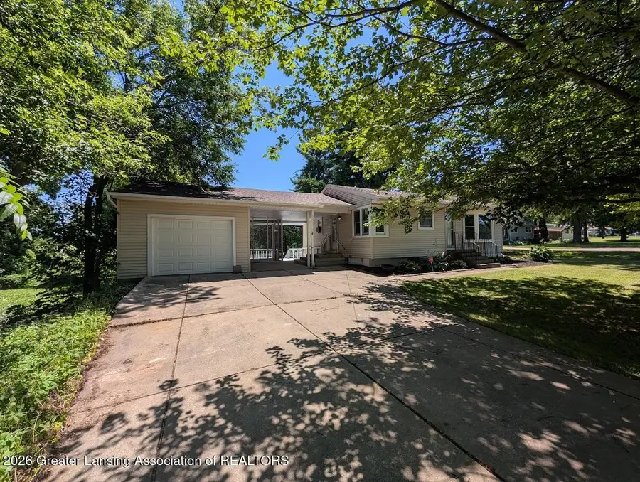 1033 W Round Lake Road, Dewitt, MI 48820 - #2