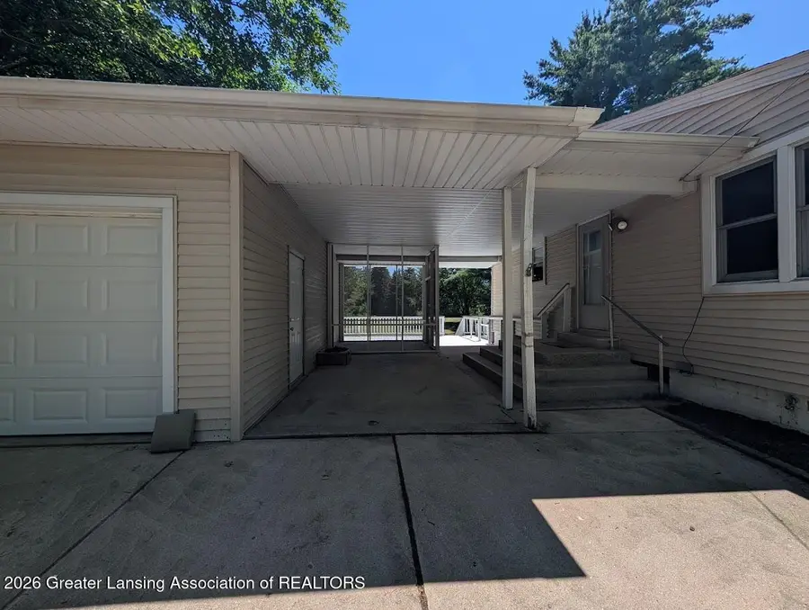 1033 W Round Lake Road, Dewitt, MI 48820 - #3