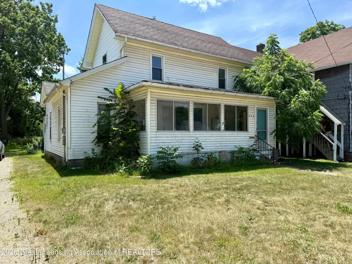 806 Corunna Avenue, Owosso, MI 48867 - #1