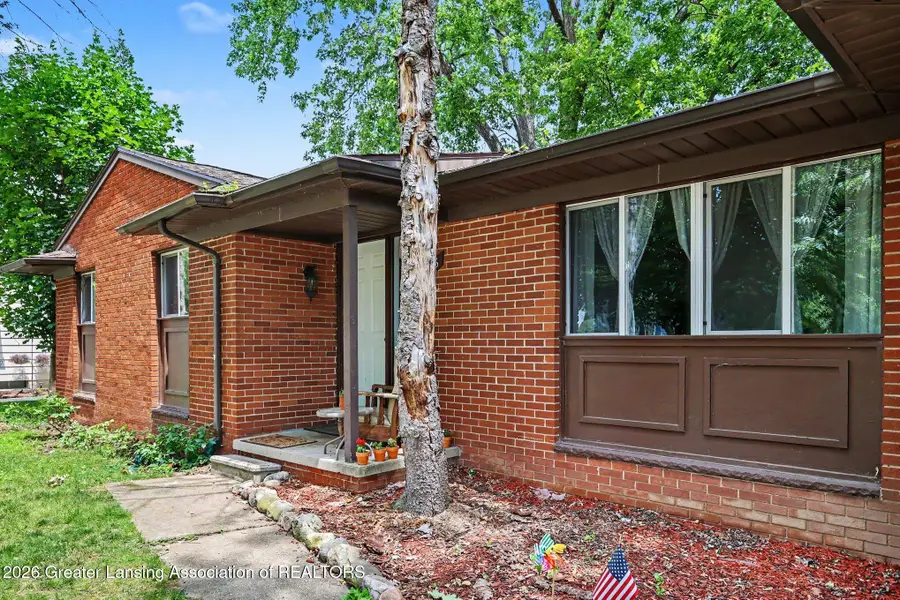 1546 Grayfriars Avenue, Holt, MI 48842 - #2