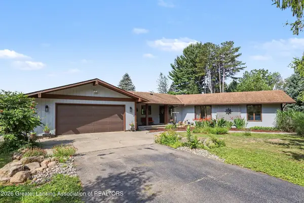 12196 Center Road, Bath, MI 48808