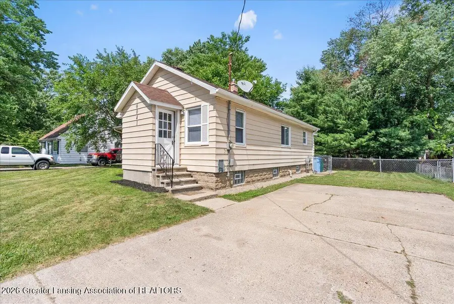 6041 Hilliard Road, Lansing, MI 48911 - #2