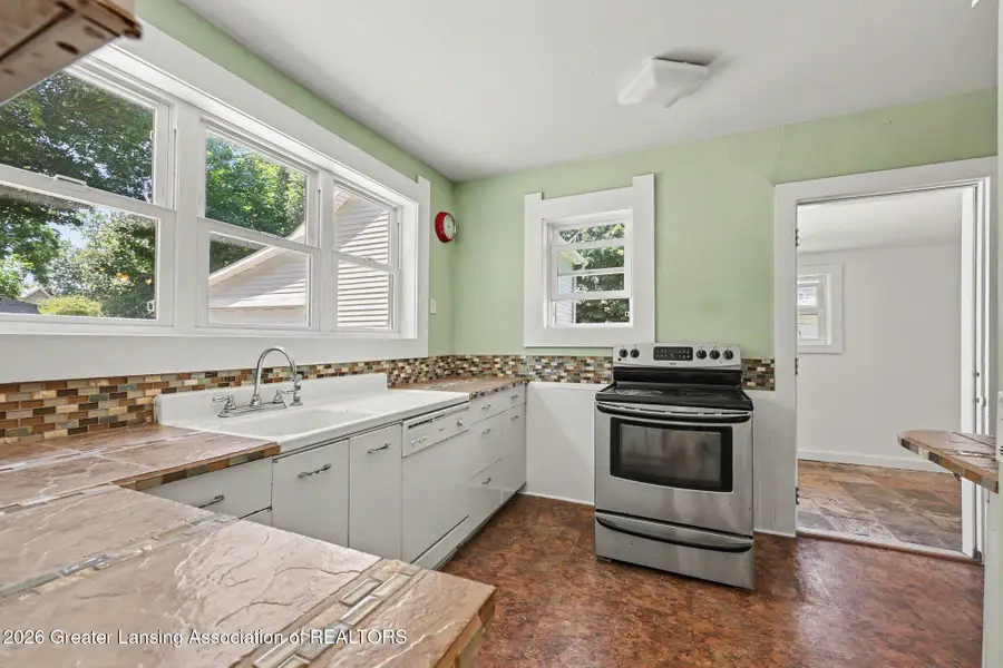 616 S Clinton Street, Stockbridge, MI 49285 - #2