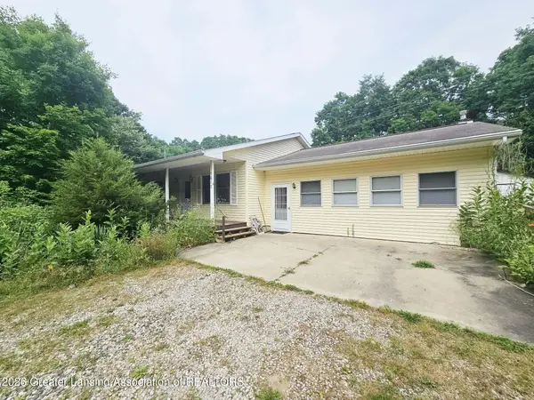 1617 S Ionia Road, Vermontville, MI 49096