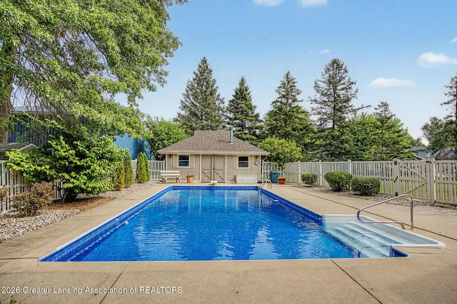 682 Parkview Circle, Saint Johns, MI 48879 - #2