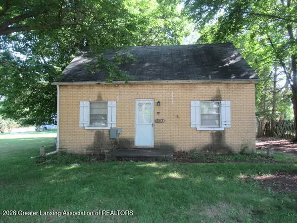 2421 E Cavanaugh Road, Lansing, MI 48910