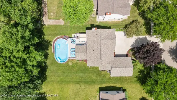1733 Sunnydale, Lansing, MI 48917