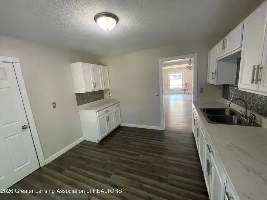 107 S East Street, Eaton Rapids, MI 48827 - #2