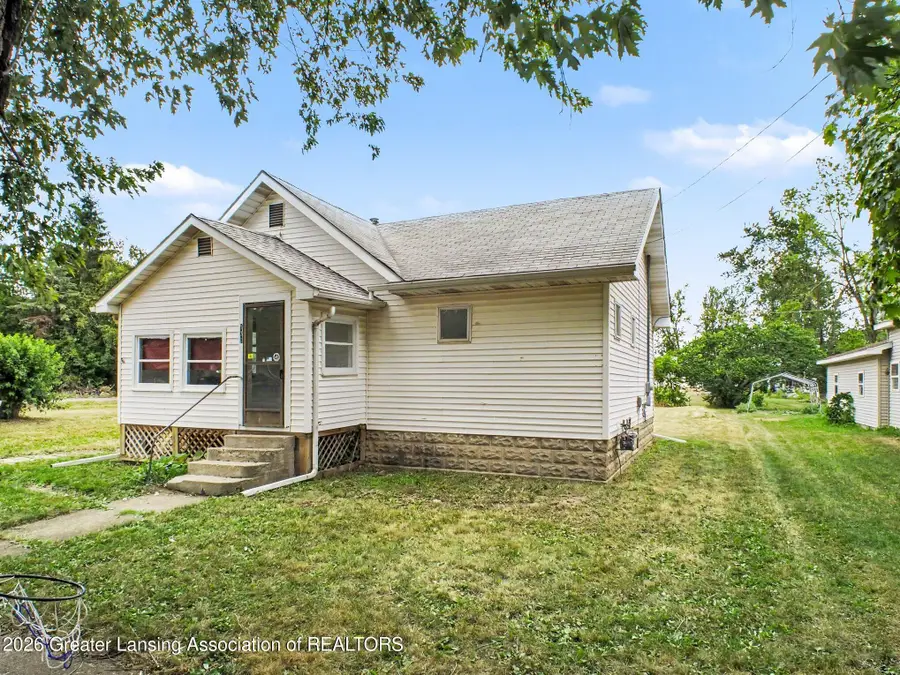 130 W Fulton Avenue, Pompeii, MI 48874 - #3
