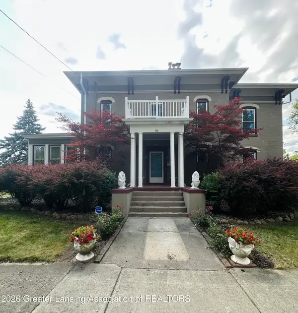 903 N Clinton Avenue, St. Johns, MI 48879