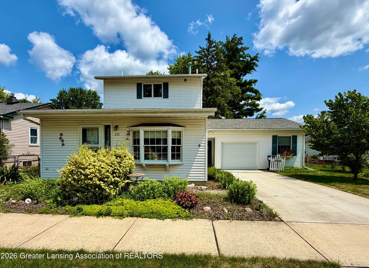 235 S Benjamin Street, Fowlerville, MI 48836 - #1