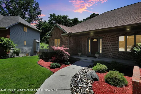 1703 Sunnydale, Lansing, MI 48917