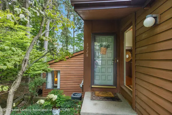 1228 Academic Way, Haslett, MI 48840