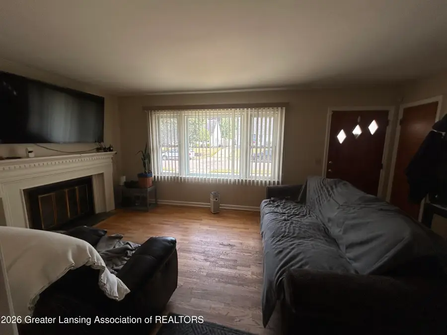 1816 W Rundle Avenue, Lansing, MI 48910 - #3