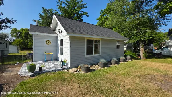 413 W Howe Avenue, Lansing, MI 48906