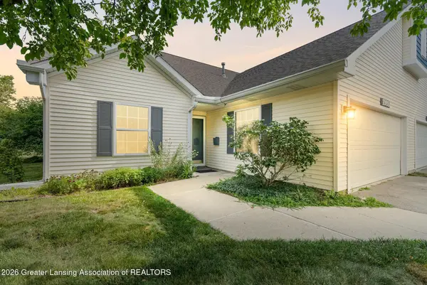 1988 Searl Court, East Lansing, MI 48823