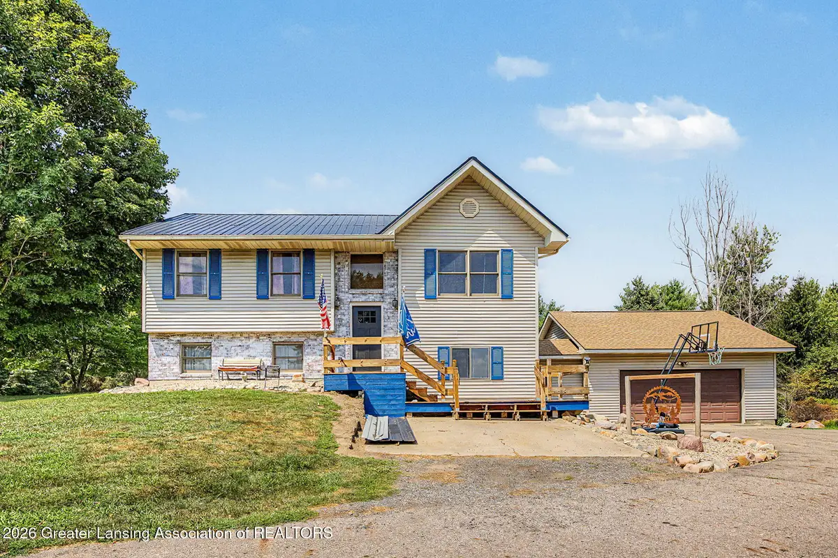 2860 W Vermontville Highway, Charlotte, MI 48813 - #1