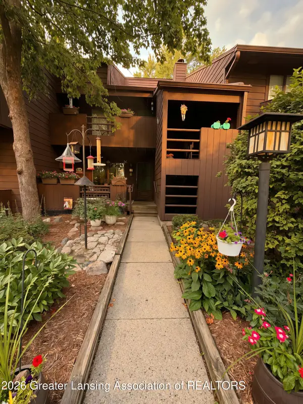 205 E Jolly Road #12, Lansing, MI 48910