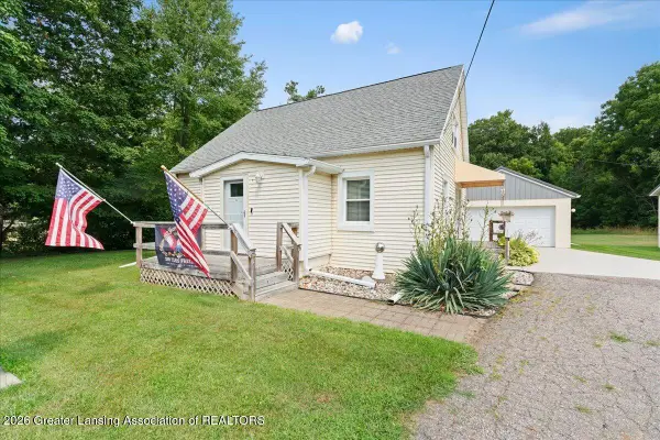 3265 Island Highway, Charlotte, MI 48813