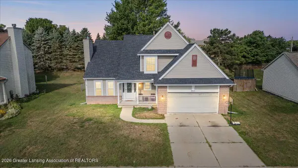 1915 Hollowbrook Drive, Holt, MI 48842