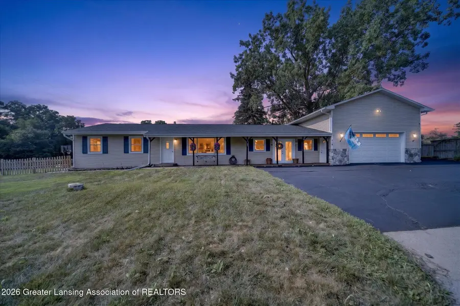 112 E Webb Drive, Dewitt, MI 48820 - #2