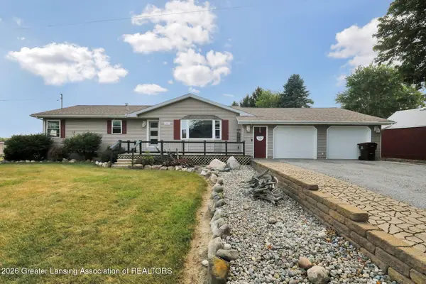 861 N Clinton Trail, Charlotte, MI 48813