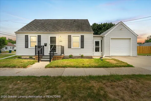 1303 Kelsey Avenue, Lansing, MI 48910