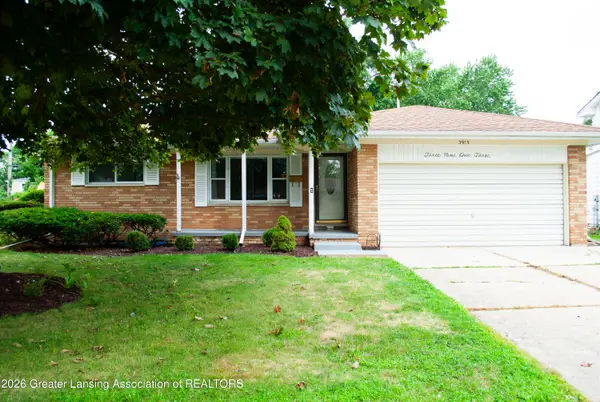 3913 Stratford Avenue, Lansing, MI 48911
