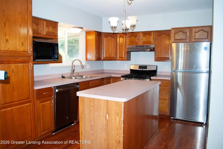 3913 Stratford Avenue, Lansing, MI 48911 - #2
