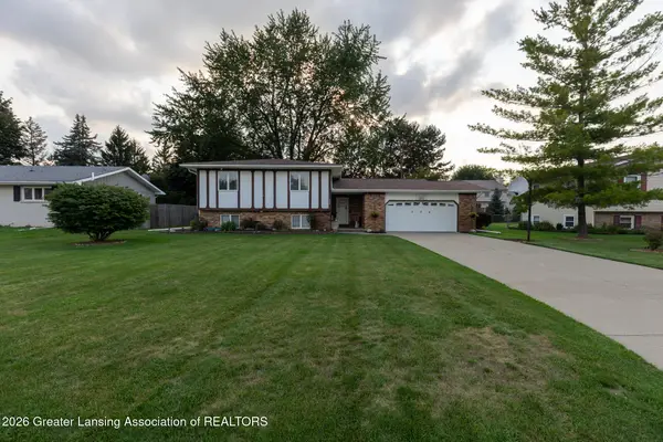 324 Kenway Drive, Lansing, MI 48917