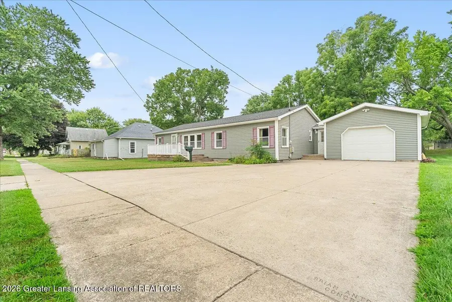 823 Pleasant Street, Grand Ledge, MI 48837 - #3
