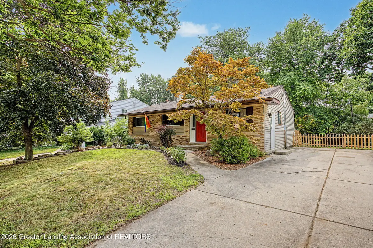 2600 Darien Drive, Lansing, MI 48912 - #1