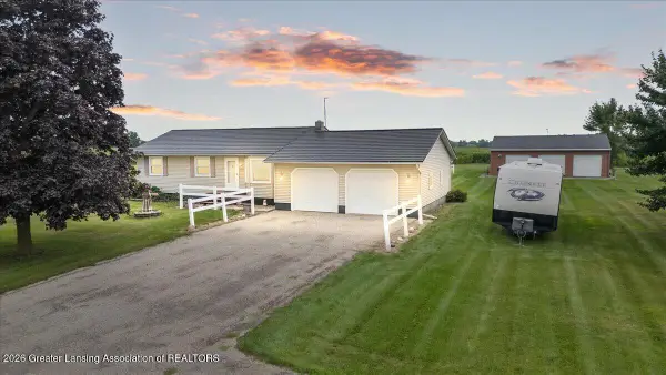 8595 W Price Road, St. Johns, MI 48879