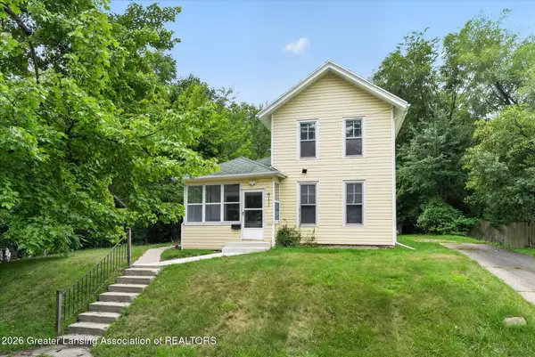 611 Oakhill Avenue, Jackson, MI 49201
