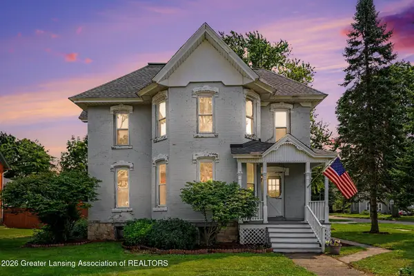 111 Oakland, St. Johns, MI 48879