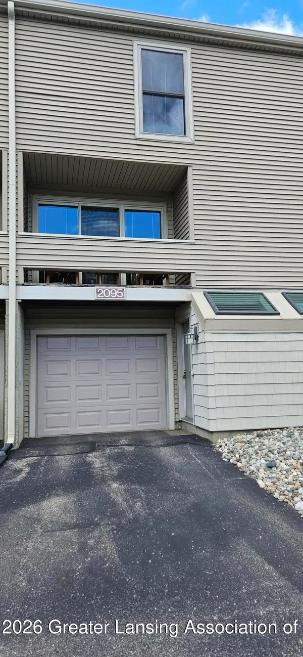 2095 Fox Hollow Drive #70, Okemos, MI 48864