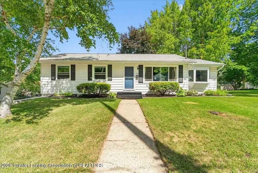 606 W Mcconnell Street, Saint Johns, MI 48879 - #2