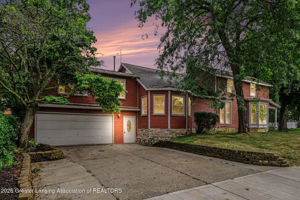 110 S Ottawa Street, St. Johns, MI 48879