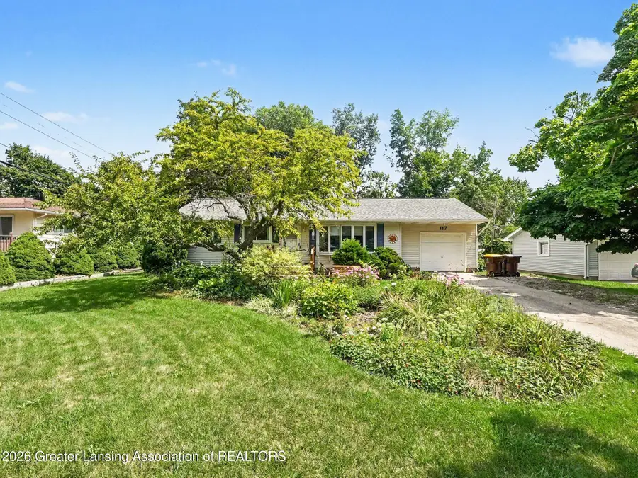 117 Woodhaven Drive, Lansing, MI 48917 - #2