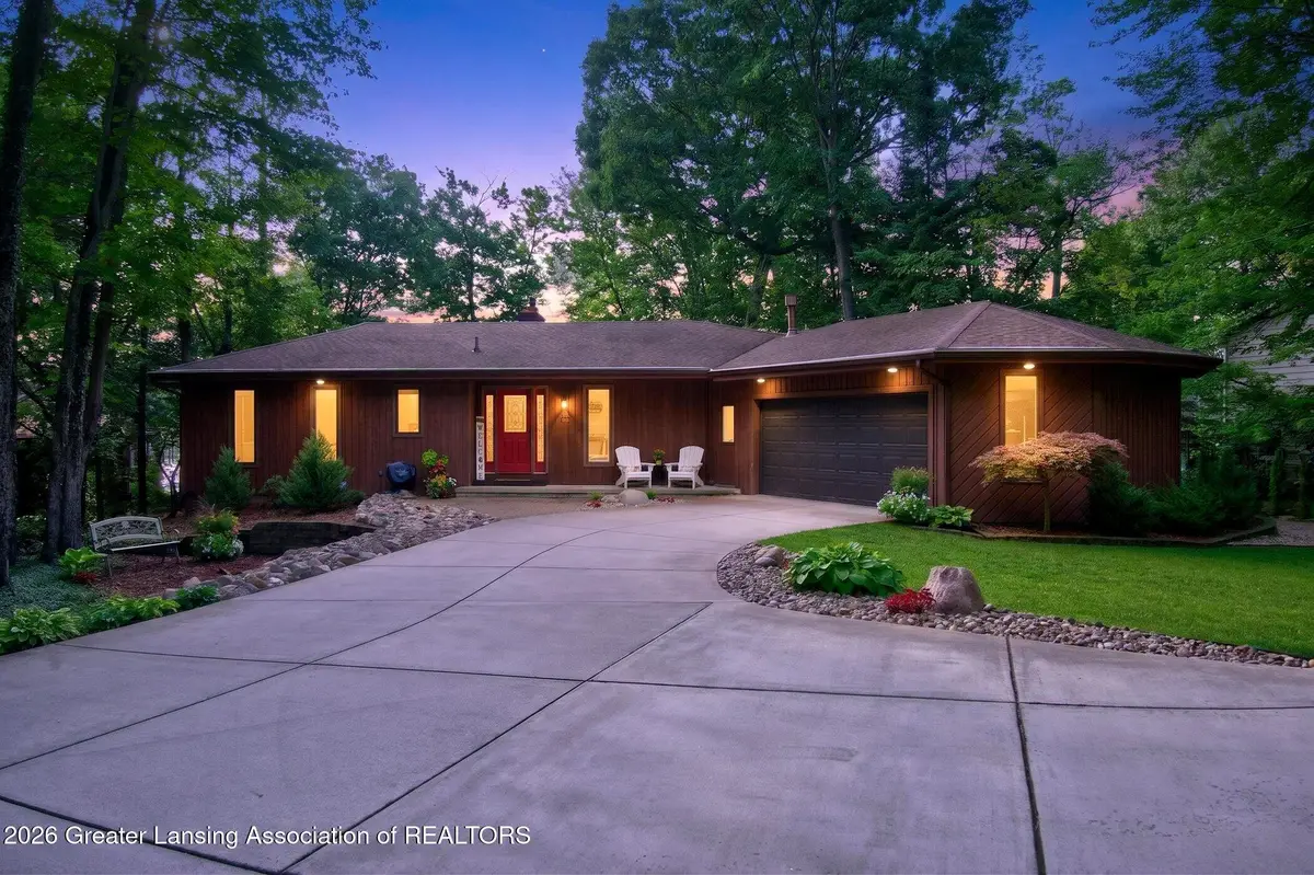 705 W Geneva Drive, Dewitt, MI 48820 - #1