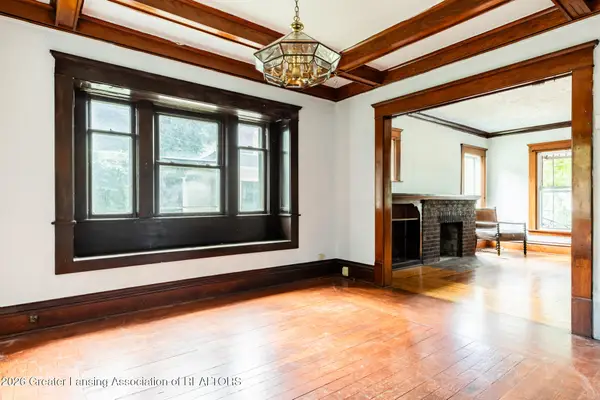 216 Elvin Court, Lansing, MI 48912