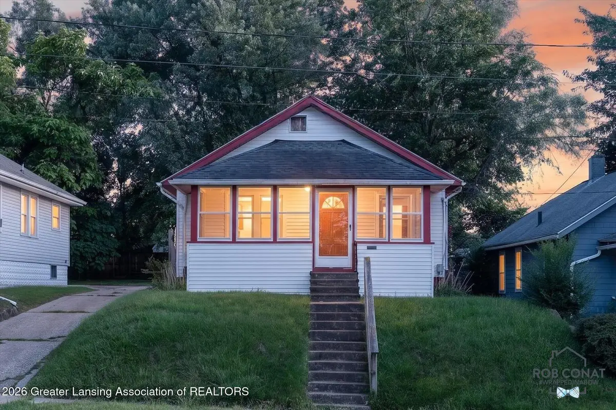 303 E Prospect Street, Jackson, MI 49203 - #1