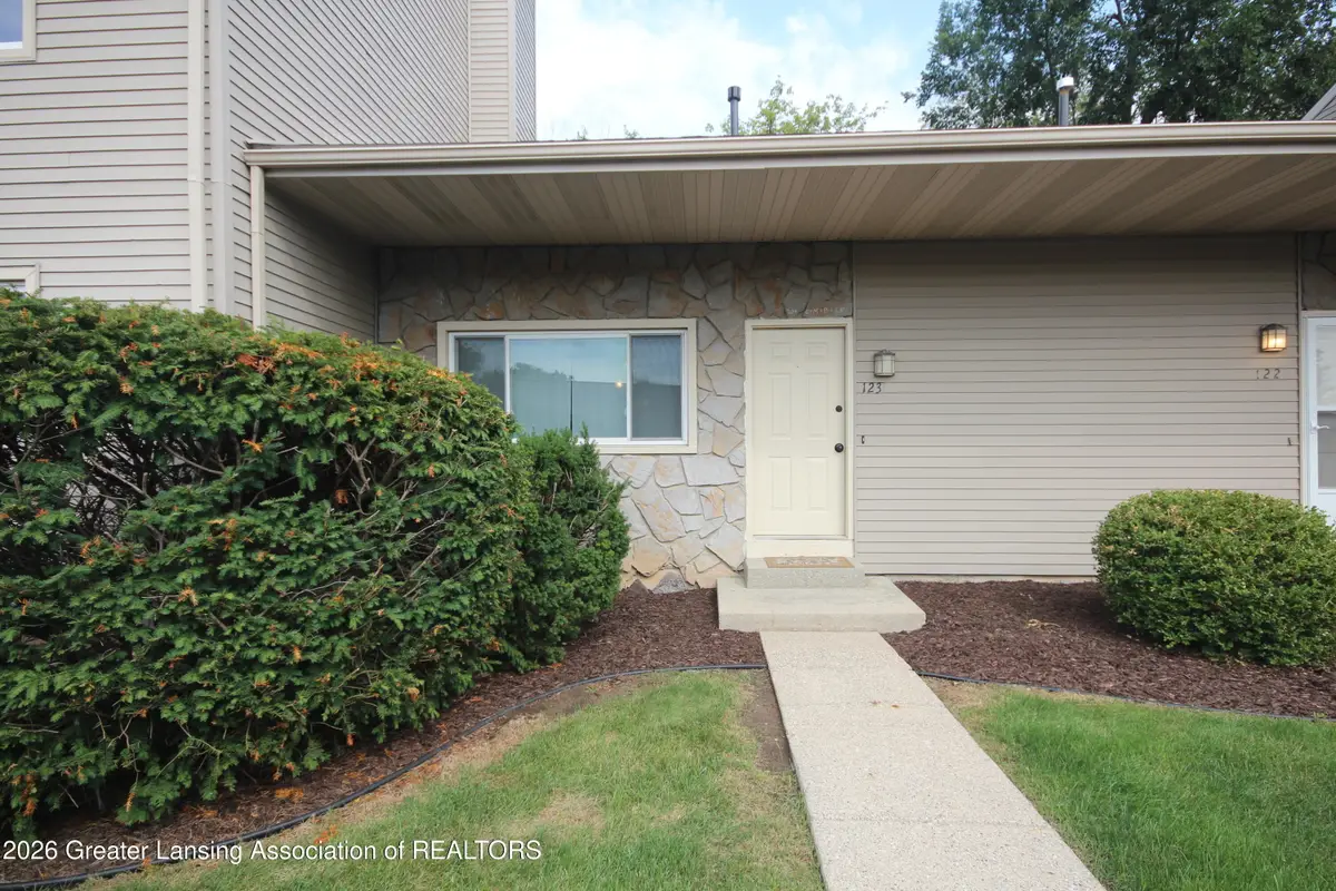 907 Registry Drive #123, Grand Ledge, MI 48837 - #1