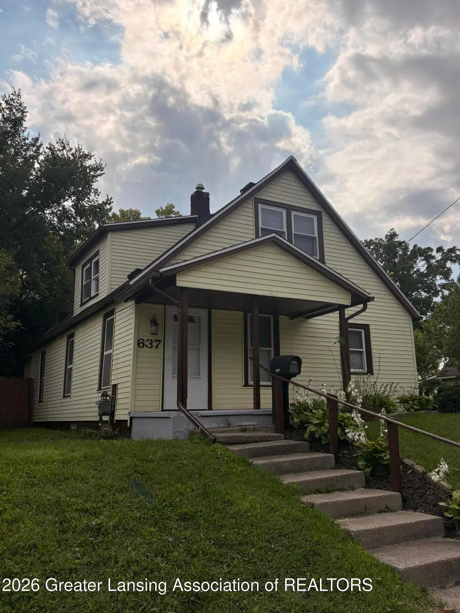 637 S Clemens Avenue, Lansing, MI 48912 - #3