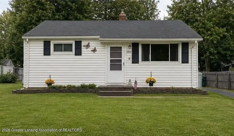 2910 S Catherine Street, Lansing, MI 48911 - #2
