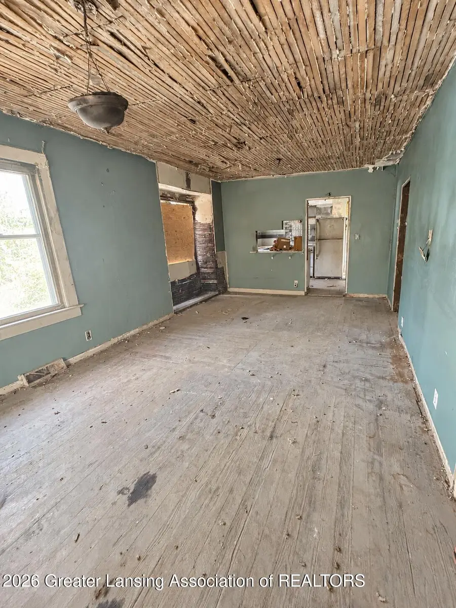 225 S Foster Avenue, Lansing, MI 48912 - #2